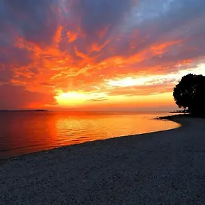 https://apartment-sole-e-mare.in-istria.net